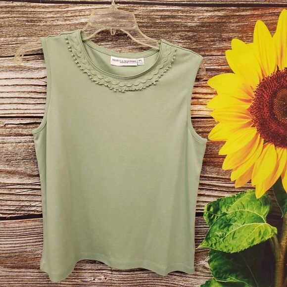 " Rebecca Malone " Woman's Lt sage green top Sleeveless Size  :  PL Pre-owned - Picture 1 of 6